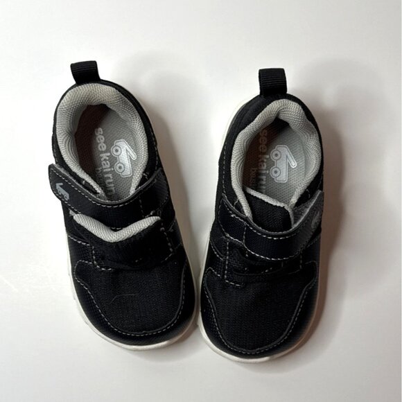See Kai Run Black Gray Toddler Sneakers 6 Hook and Loop Non-Slip Sole Durable - Picture 2 of 6